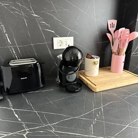 Apartma Sarah's Happy Place