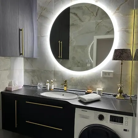 Apartma Sarah's Happy Place