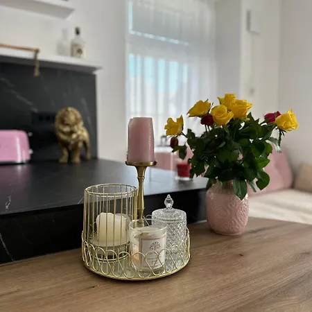 Apartma Sarah's Happy Place *