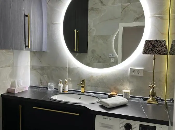 Apartma Sarah's Happy Place